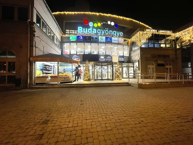 Eladó kereskedelmi és ipari ingatlan Budapest II. kerület, Hűvösvölgy 13 nm