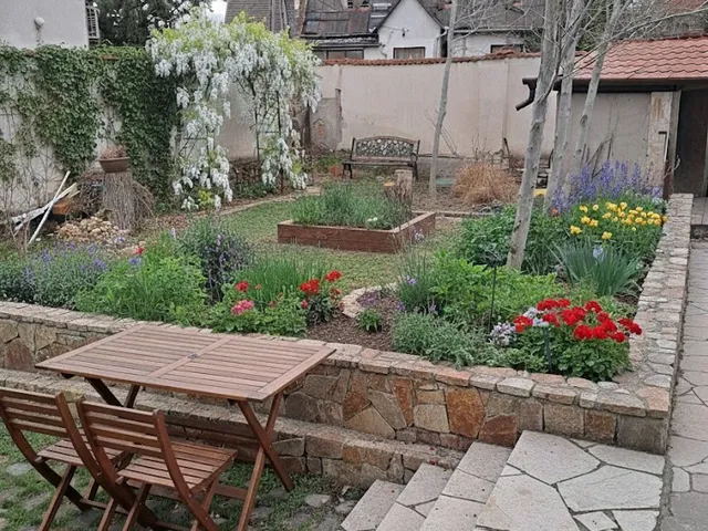 Eladó ház Budapest III. kerület, Csillaghegy 170 nm