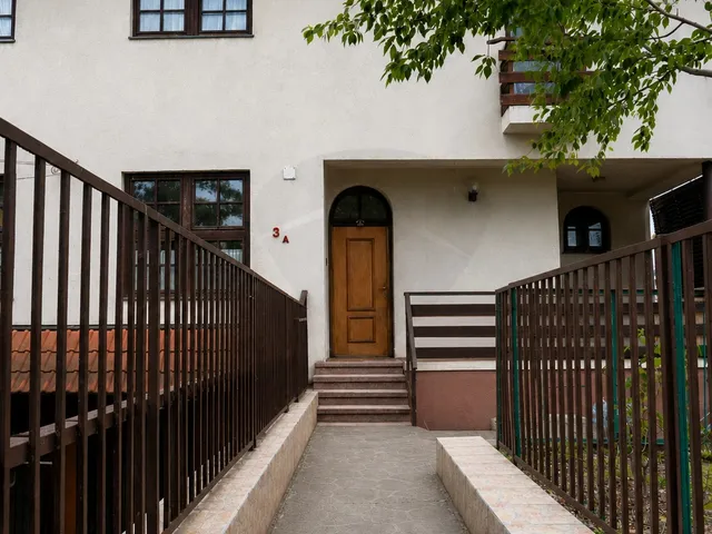 Eladó ház Budapest III. kerület, Csillaghegy 170 nm
