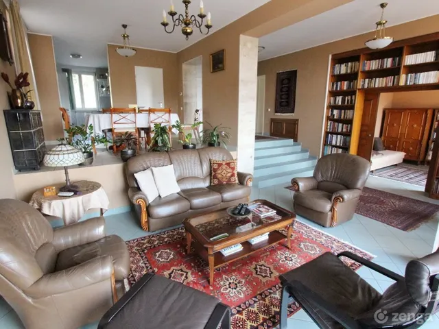 Eladó ház Budapest II. kerület, Szépjuhászné 310 nm