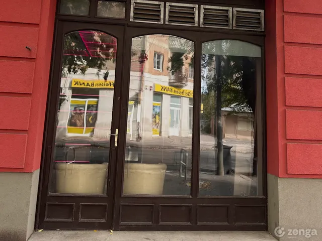 Kiadó kereskedelmi és ipari ingatlan Vác 42 nm
