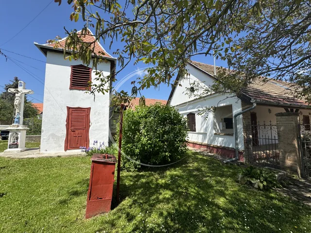 Eladó ház Geresdlak 300 nm
