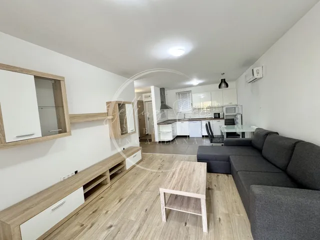 Kiadó lakás Pécs, Egyetemváros, Megyeri tér 55 nm