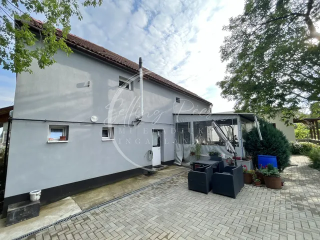 Eladó ház Pécs, Rácváros, Pellérdi út 260 nm