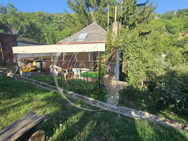 Eladó ház Pécs, Ürög, Kismélyvölgy dűlő 30 nm