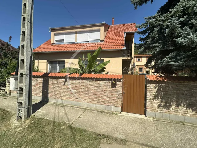 Eladó ház Magyarszék, Kossuth 150 nm