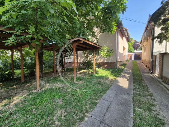 Eladó lakás Pécs, Szigeti külváros 118 nm