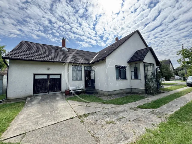 Eladó ház Szentlőrinc 115 nm