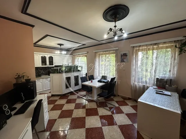 Eladó ház Pécs, Újhegy, Pipitér utca 160 nm