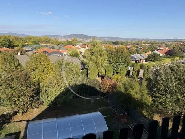 Eladó ház Kozármisleny 240 nm