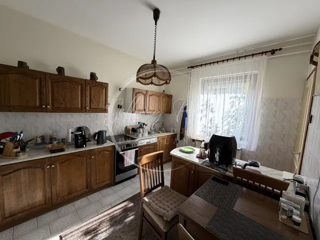 Eladó ház Kozármisleny 240 nm