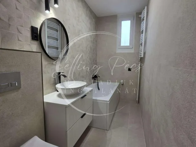 Eladó lakás Pécs, Egyetemváros, Építők útja 54 nm