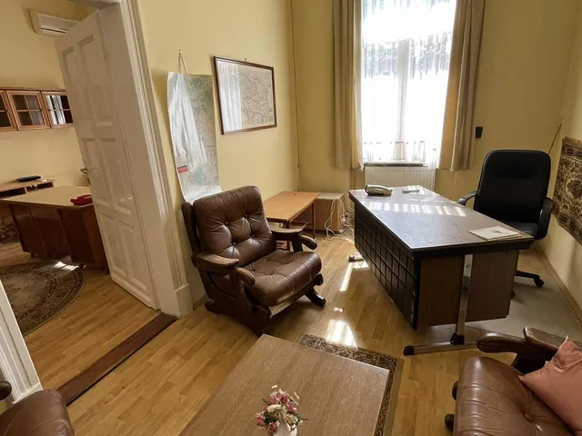 Eladó kereskedelmi és ipari ingatlan Szigetvár, József Attila utca 43 nm