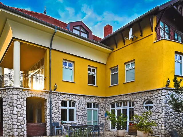 Eladó ház Pécs, Donátus, Donátusi út 314 nm