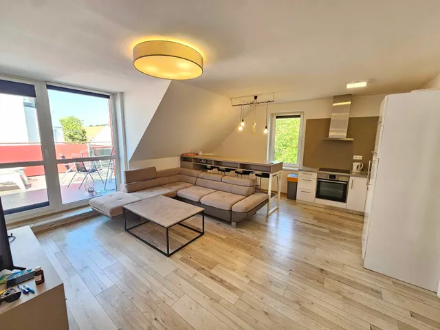 Kiadó lakás Pécs, Egyetemváros 78 nm