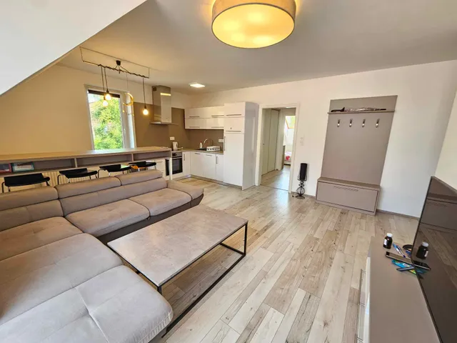 Kiadó lakás Pécs, Egyetemváros, Szigeti út 78 nm