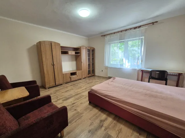 Eladó lakás Pécs, Egyetemváros 48 nm