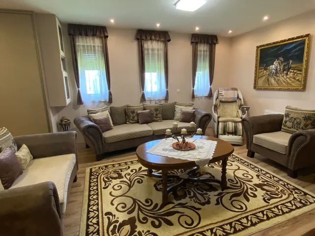 Eladó lakás Pécs, Donátus 129 nm