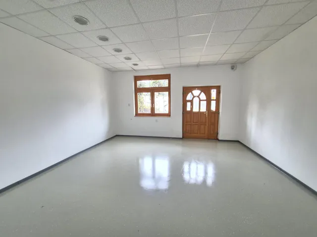 Kiadó kereskedelmi és ipari ingatlan Pécs, Budai városrész 63 nm