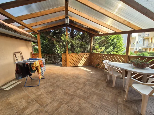 Eladó lakás Pécs, Egyetemváros, Szigeti út 118 nm