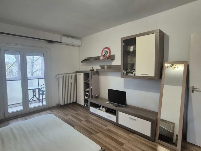 Kiadó lakás Pécs, Egyetemváros 54 nm