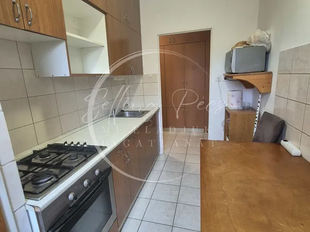 Kiadó lakás Pécs, Egyetemváros, Építők útja 54 nm