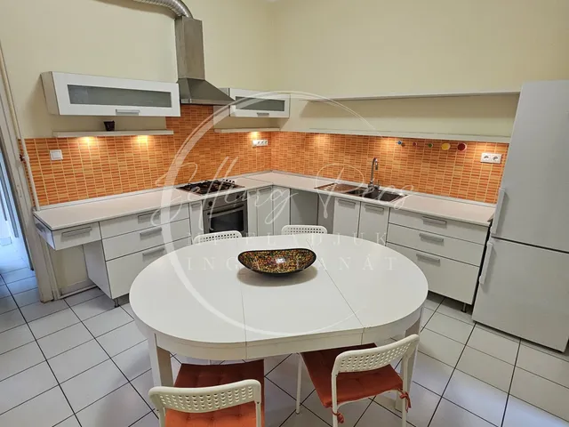 Eladó lakás Pécs, Belváros 59 nm