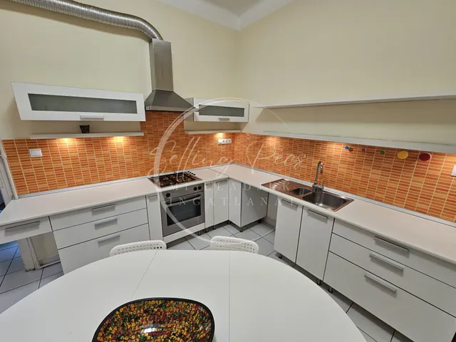 Eladó lakás Pécs, Belváros 59 nm