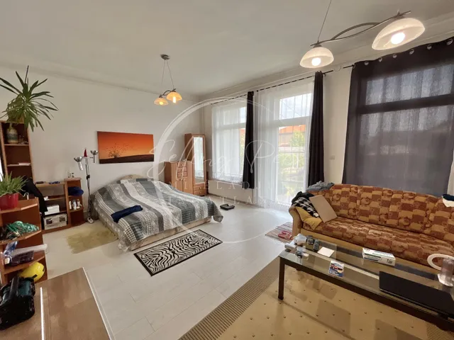 Eladó lakás Pécs, Rácváros 111 nm