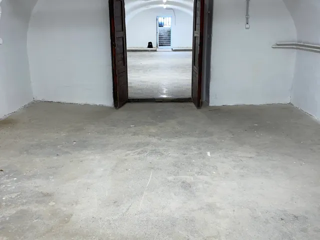 Eladó kereskedelmi és ipari ingatlan Pécs, Belváros 240 nm