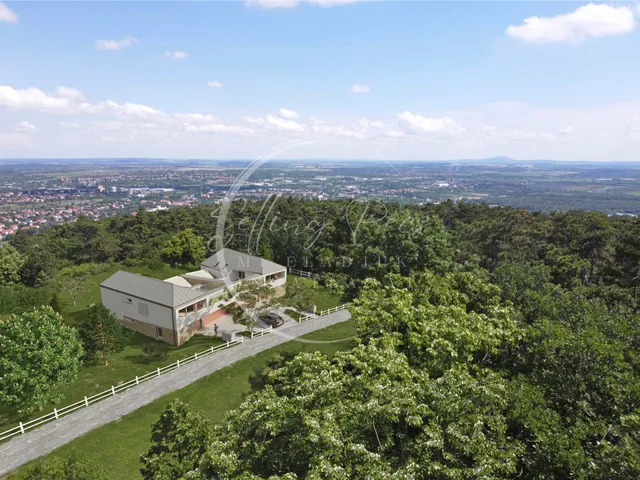 Eladó ház Pécs, Gyükés 150 nm