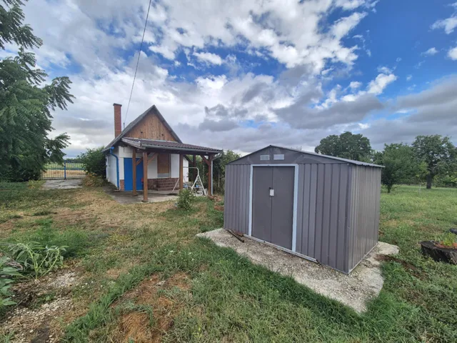 Eladó mezőgazdasági ingatlan Szigetvár, Becefa 35 nm