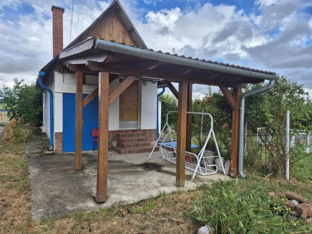 Eladó mezőgazdasági ingatlan Szigetvár, Becefa, Temető út  35 nm