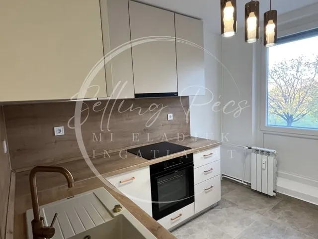 Eladó lakás Pécs, Uránváros, Esztergár Lajos utca 66 nm