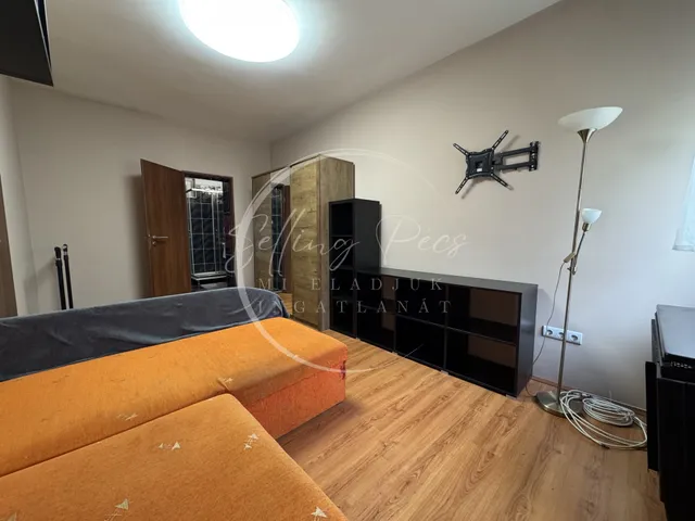 Kiadó lakás Pécs, Belváros, Rákóczi út 45 nm