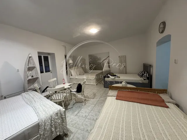 Eladó kereskedelmi és ipari ingatlan Pécs, Rácváros, Rácvárosi út 50 nm