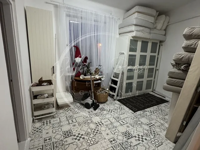 Eladó kereskedelmi és ipari ingatlan Pécs, Rácváros, Rácvárosi út 50 nm