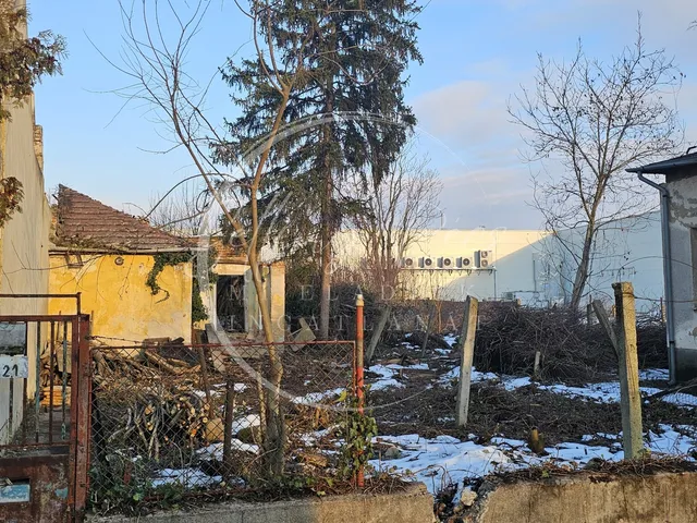 Eladó telek Pécs, Gyárváros 1054 nm