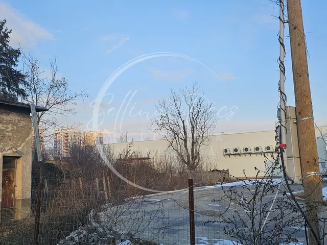 Eladó telek Pécs, Gyárváros 1054 nm