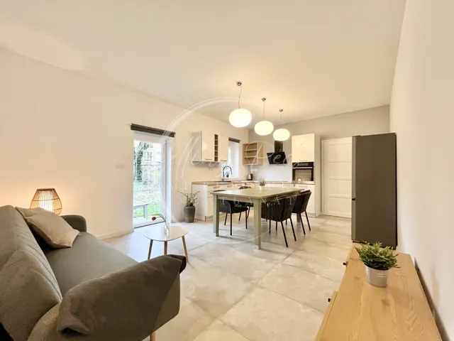 Kiadó lakás Pécs, Egyetemváros 100 nm