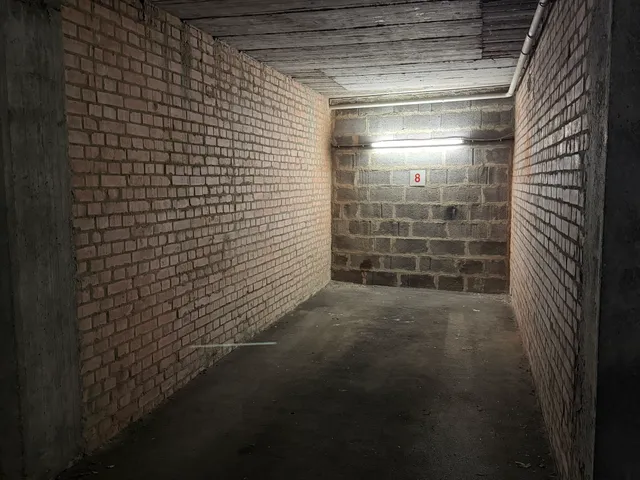 Eladó garázs Pécs, Belváros 15 nm