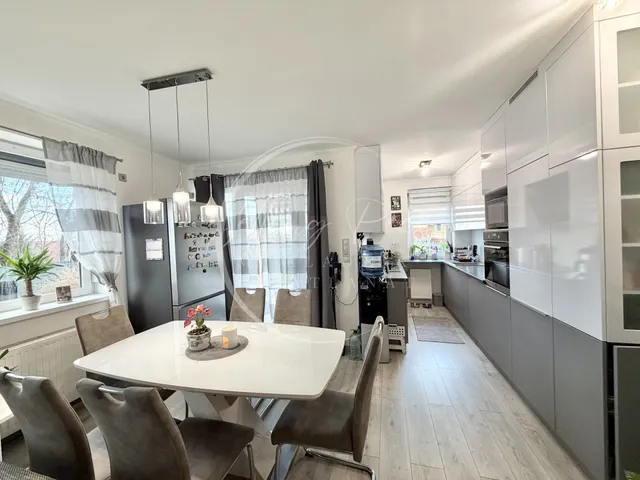 Eladó lakás Pécs, Rigóder 70 nm