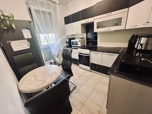 Eladó lakás Pécs, Kertváros 59 nm