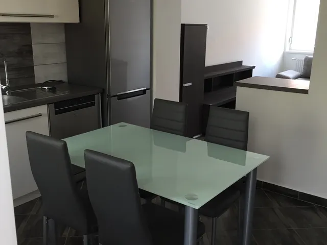 Kiadó lakás Pécs, Egyetemváros, Petőfi utca 64 nm