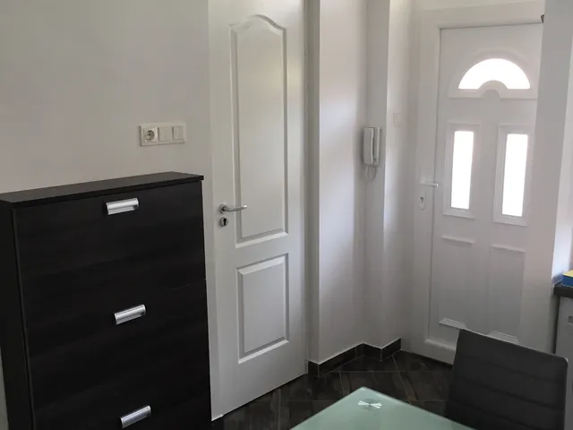 Kiadó lakás Pécs, Egyetemváros, Petőfi utca 64 nm