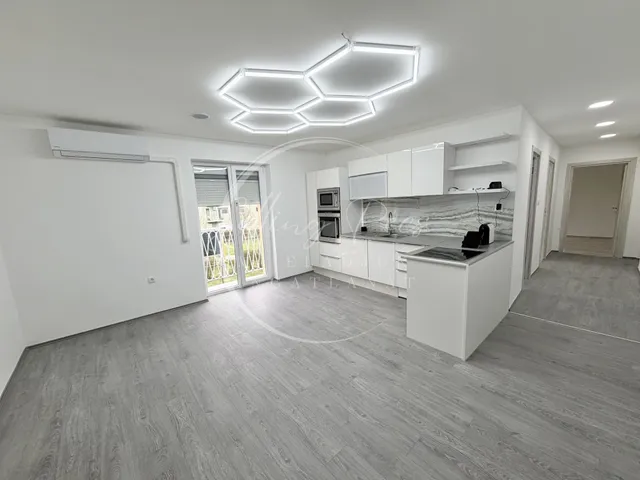 Eladó lakás Komló, Kökönyös 64 nm