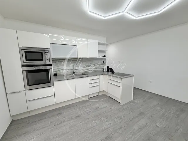 Eladó lakás Komló, Kökönyös, Bányász utca 64 nm