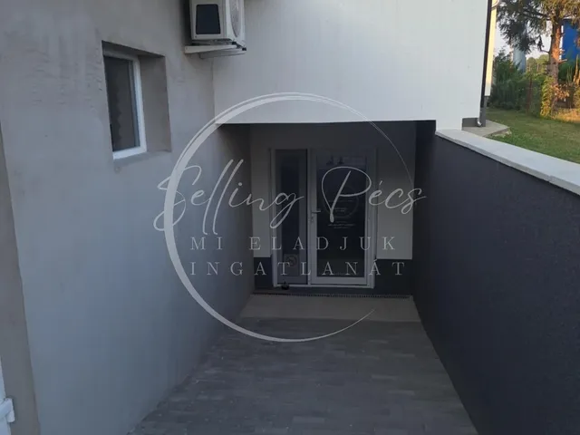 Eladó ház Kozármisleny, Alkotmány tér 190 nm