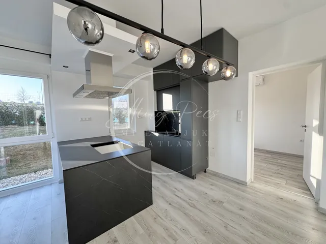 Eladó lakás Pécs, Postavölgy 92 nm