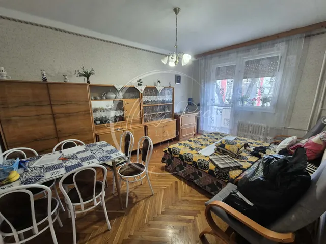 Eladó lakás Pécs, Uránváros, Hajnóczy utca 49 nm